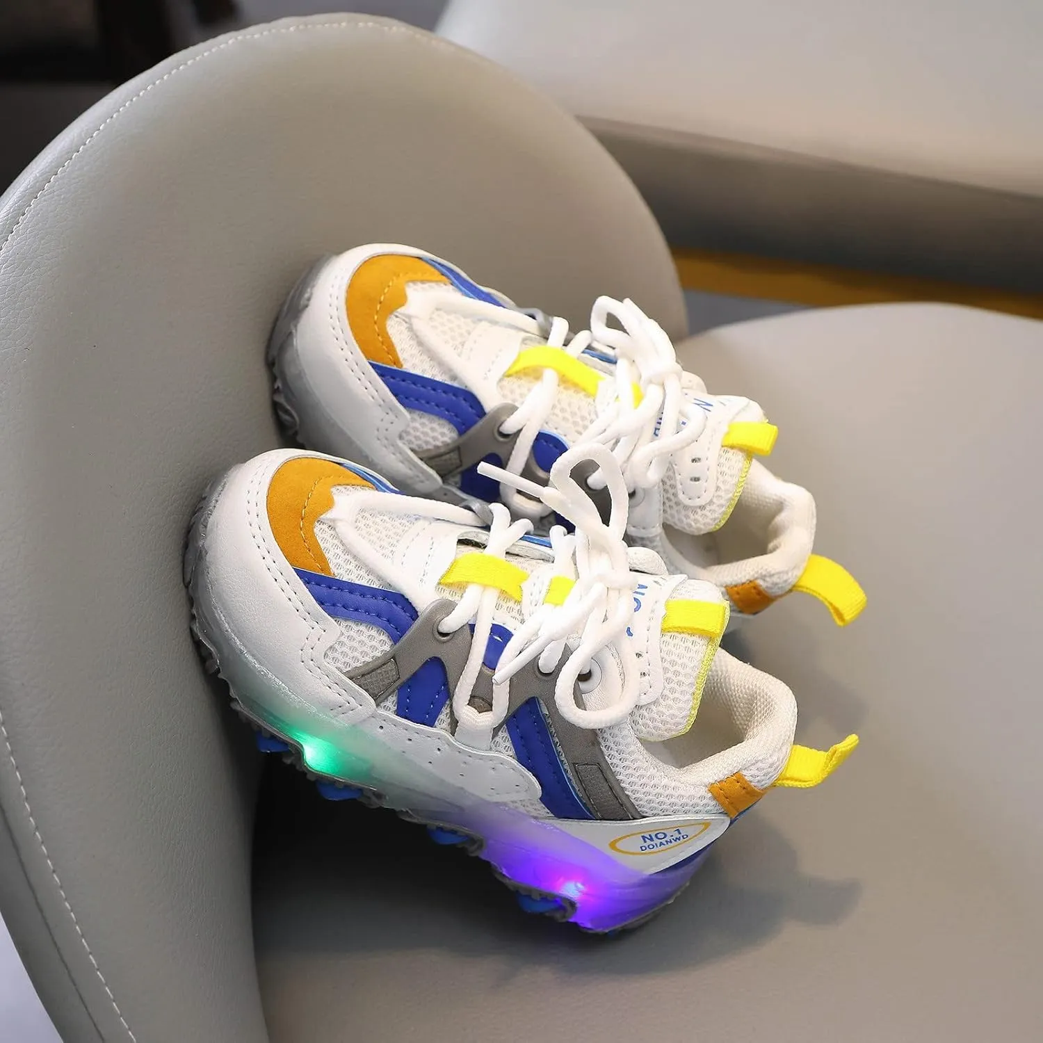 IWIHMIV LED Running Shoes Boys Girls Breathable Tennis Running Shoes Athletic Sport Casual Walking Shoes