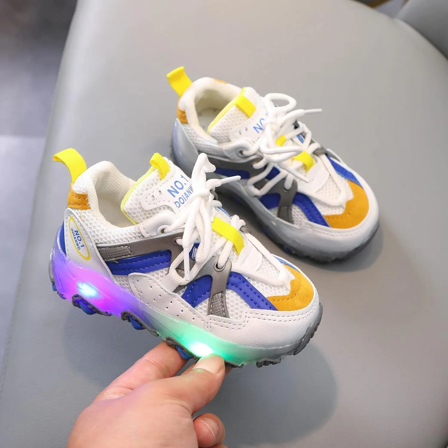 IWIHMIV LED Running Shoes Boys Girls Breathable Tennis Running Shoes Athletic Sport Casual Walking Shoes