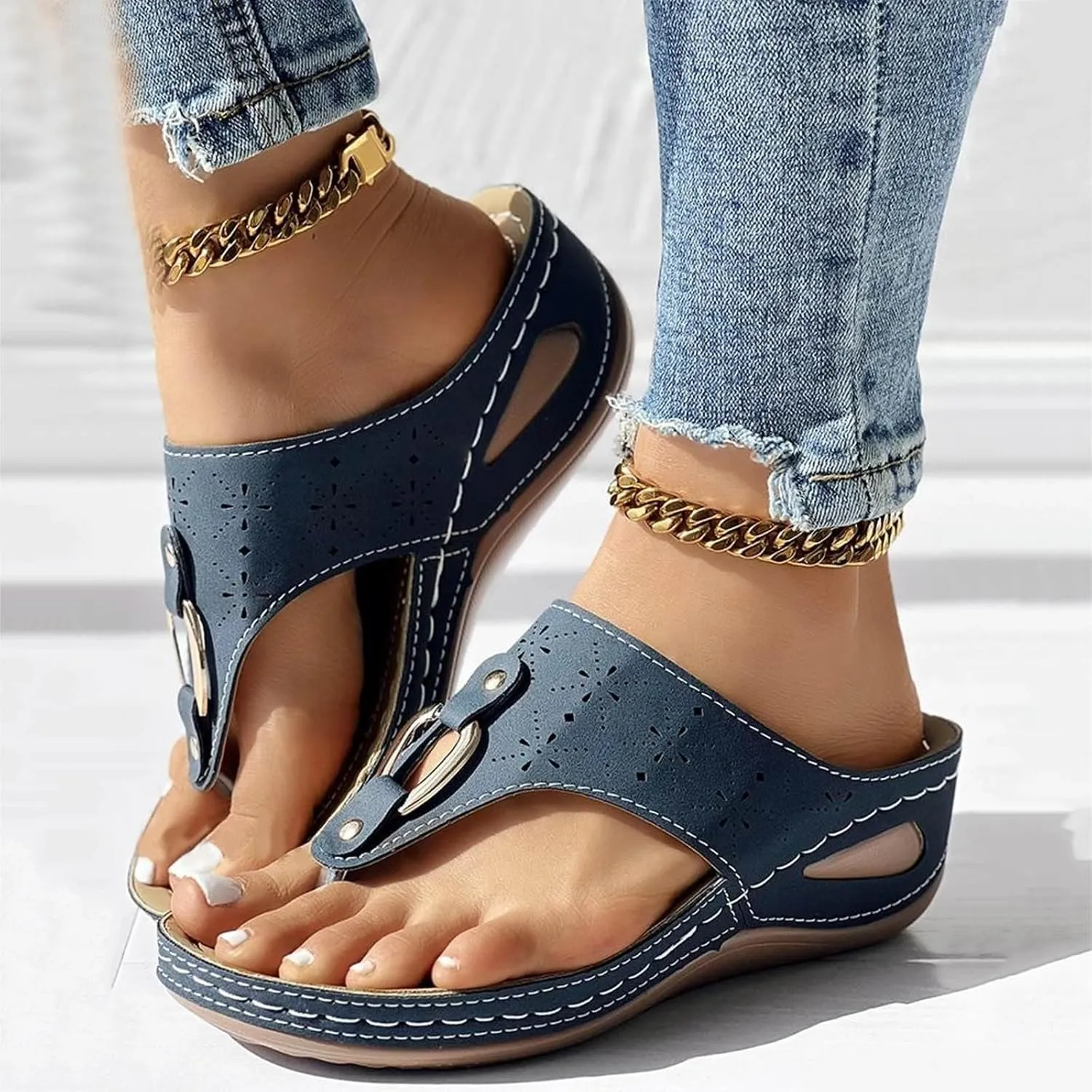 Sandals for Women 2025 Hollow Breathable Casual Platform Sandals Women Slip on Clip Toe Flip Flops with Arch Support