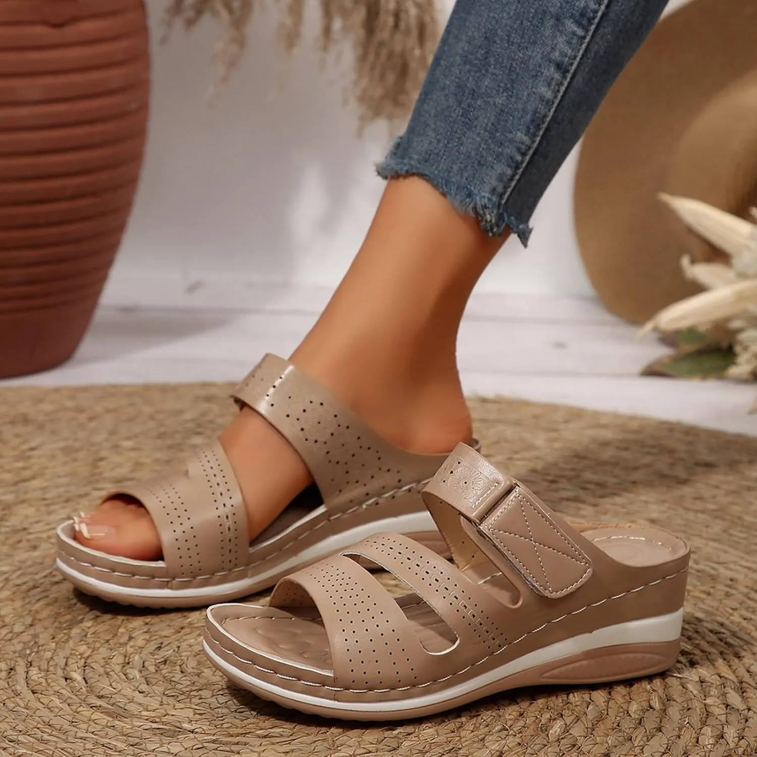 Women's Sandals and Slippers Summer Retro Ethnic Style Adjustable Wedge Heel Casual Womens Slippers Outdoor Sole