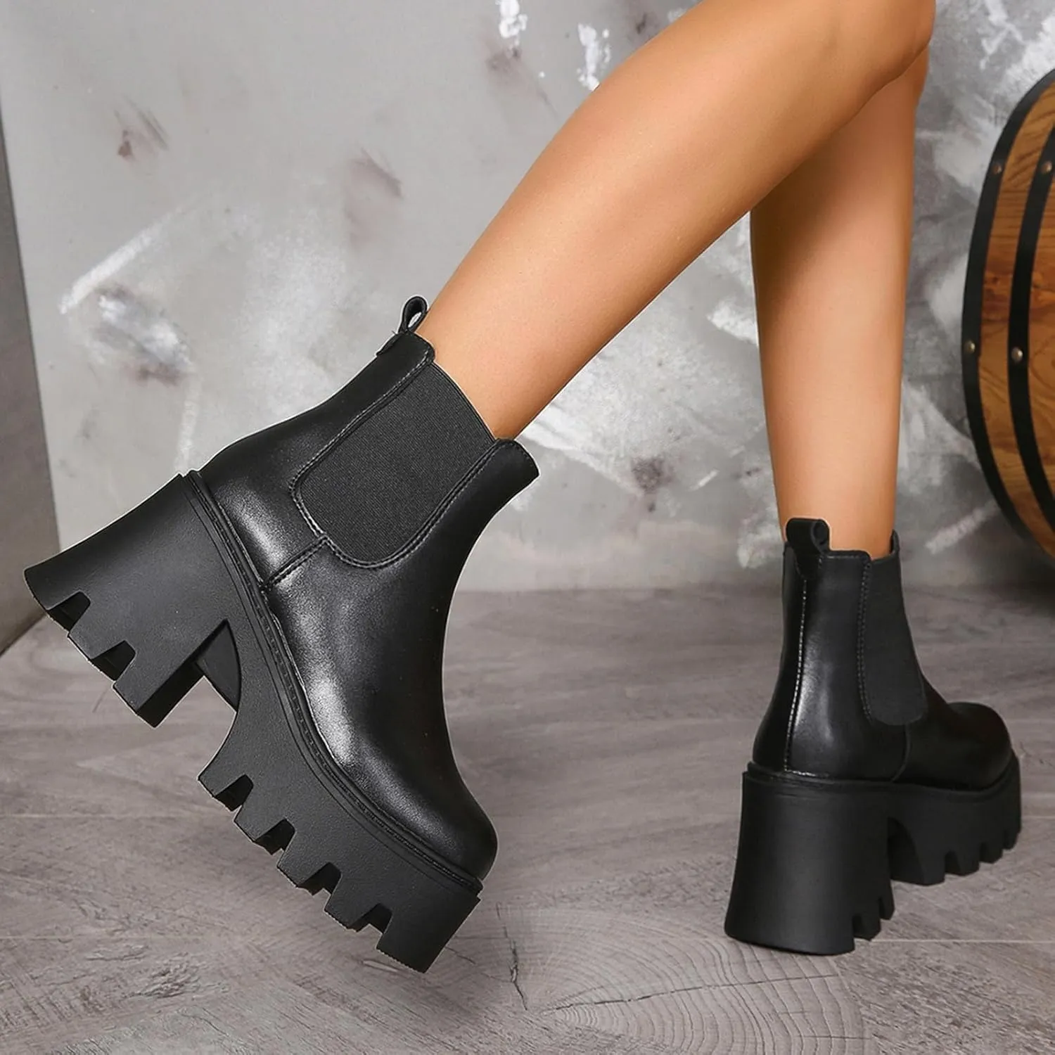 Women's Walking Boots Solid Leather Face Thick High Heel Thick Sole Short Boots Lug Sole Flat Heel Wide Width