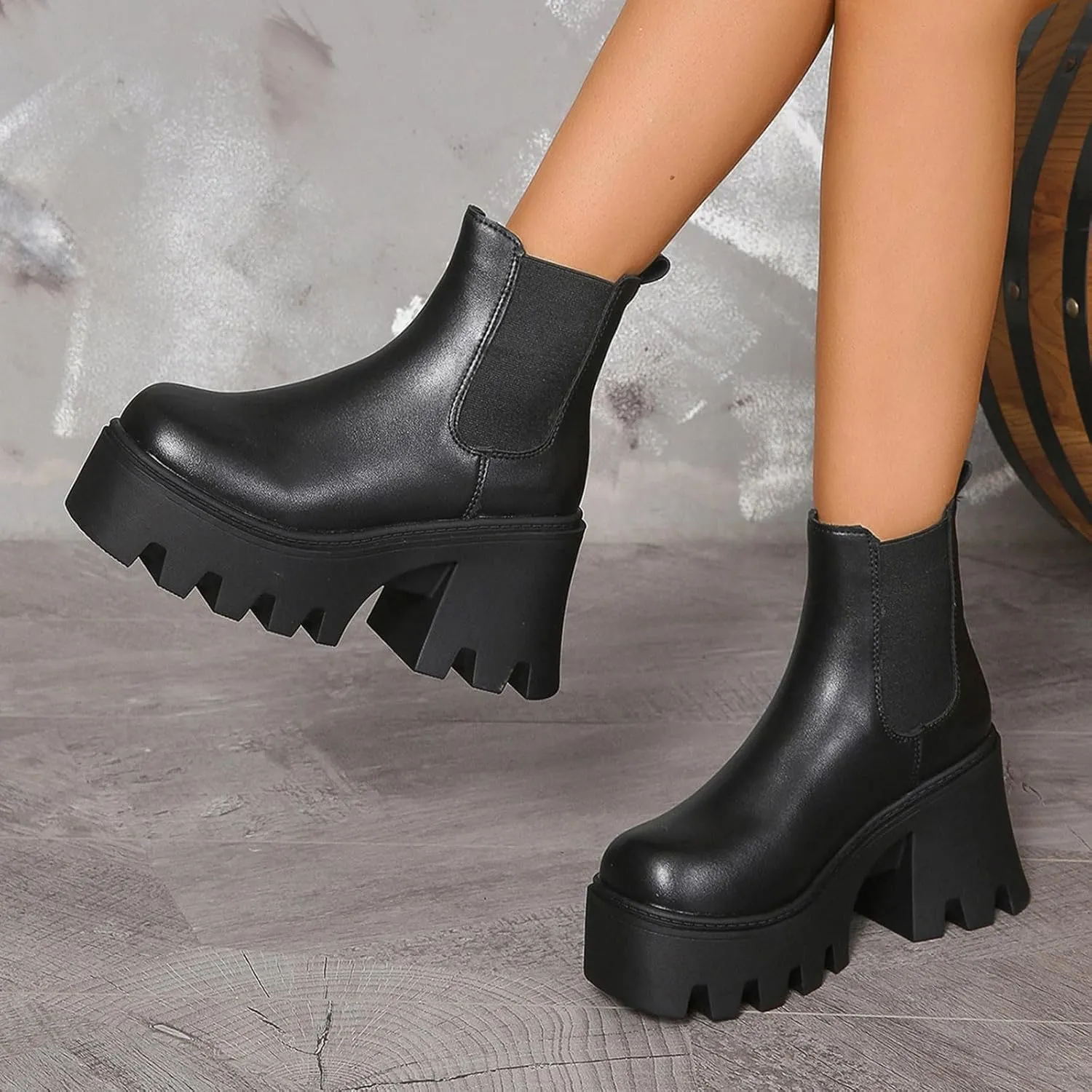 Women's Walking Boots Solid Leather Face Thick High Heel Thick Sole Short Boots Lug Sole Flat Heel Wide Width